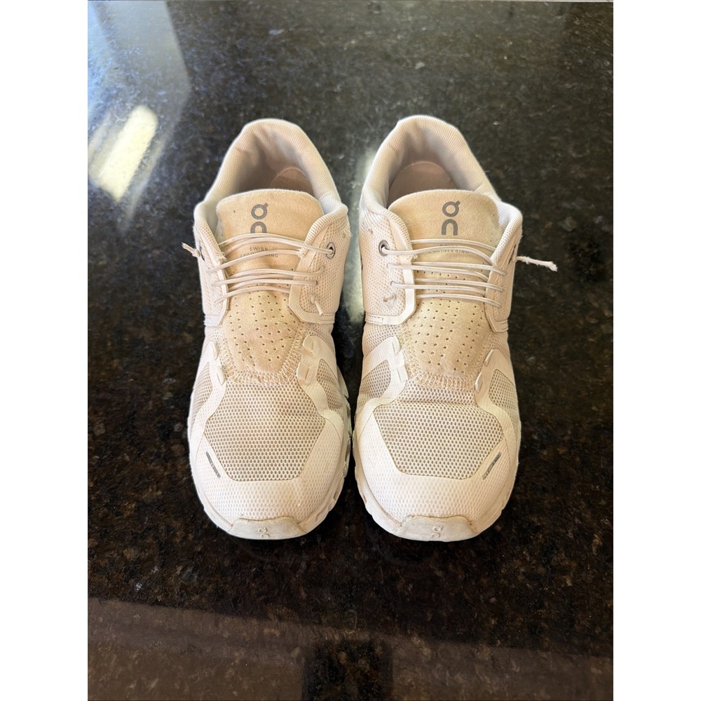 On Cloud 5 Mens Size 8 White Athletic Running Walking Tennis Shoes Sneakers